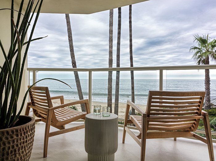 beach themed décor for bed and breakfast